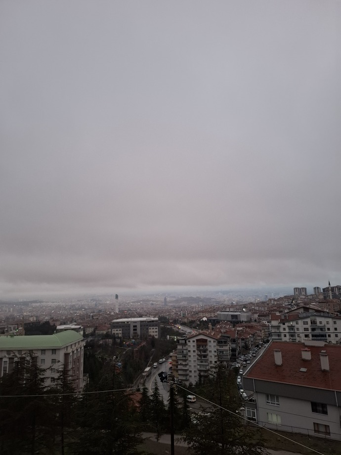 Siz de yağmurlu hava sever misiniz,  Ankara  sabahlarına ayrı bir hava katmıyor mu?