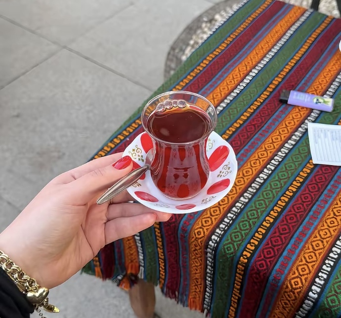 Güno kim çaylanmak ister sabah sabah çaylandık hissini siz de yaşıyor musunuz?