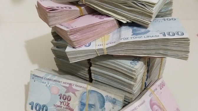 Parası olan mı daha mutlu, yoksa borcu olmayan mı?