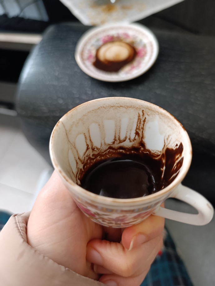 Fal bakan var mı ?