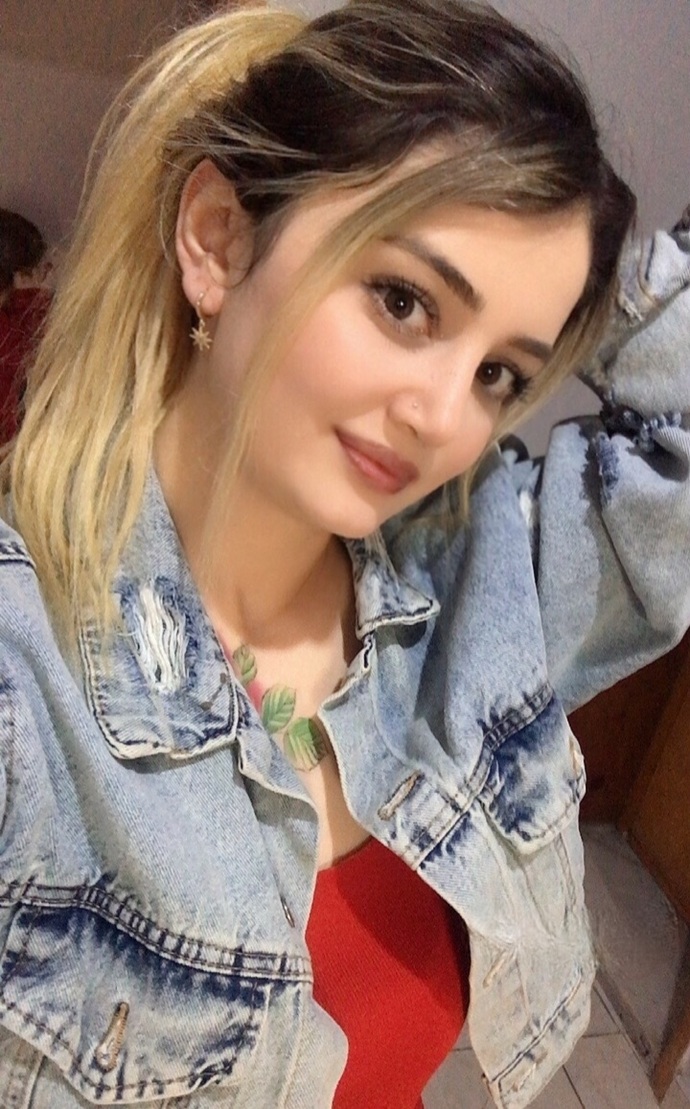 Bu fotoya hangi şarkı gider, romantik mi yoksa eğlenceli mi olsun?