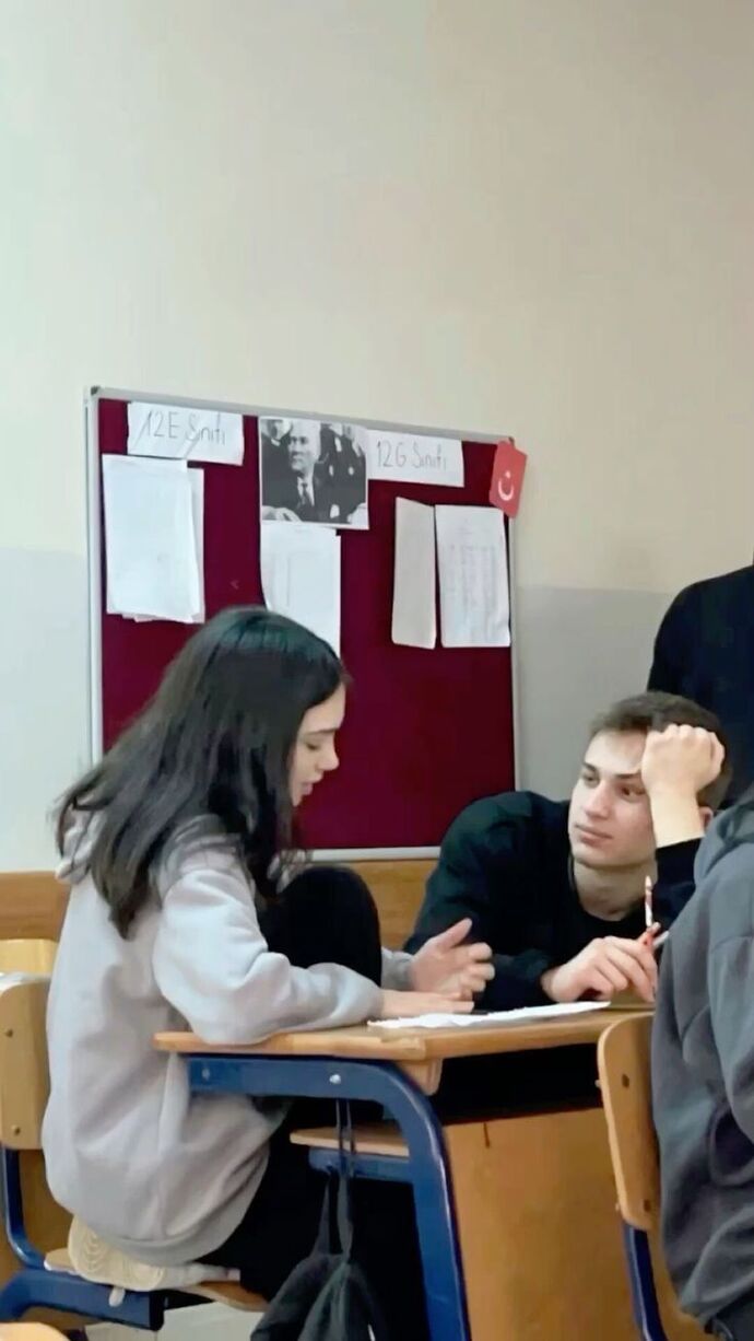 Hiç sınıfınızdan biriyle aşk yaşadınız mı?