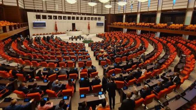 15 yaş altına sosyal medya yasağı tam olarak ne zaman yürürlüğe girecek?