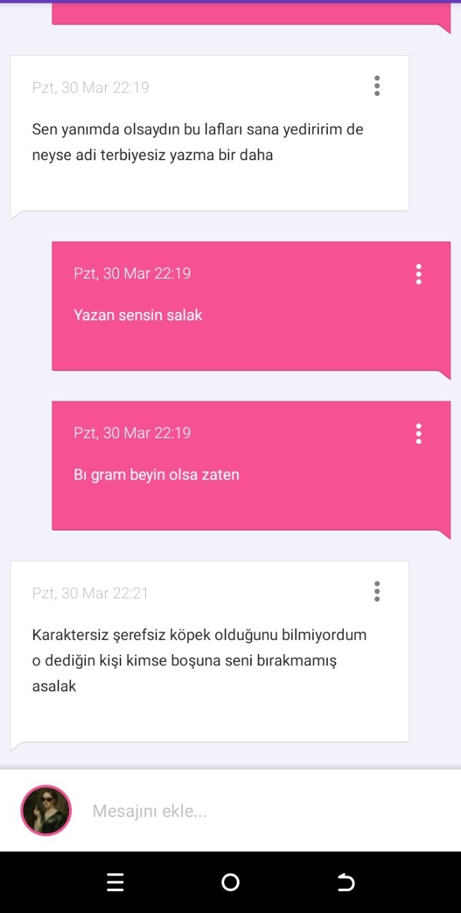Sitede size sürekli küfür eden size laf eden biri var mı?