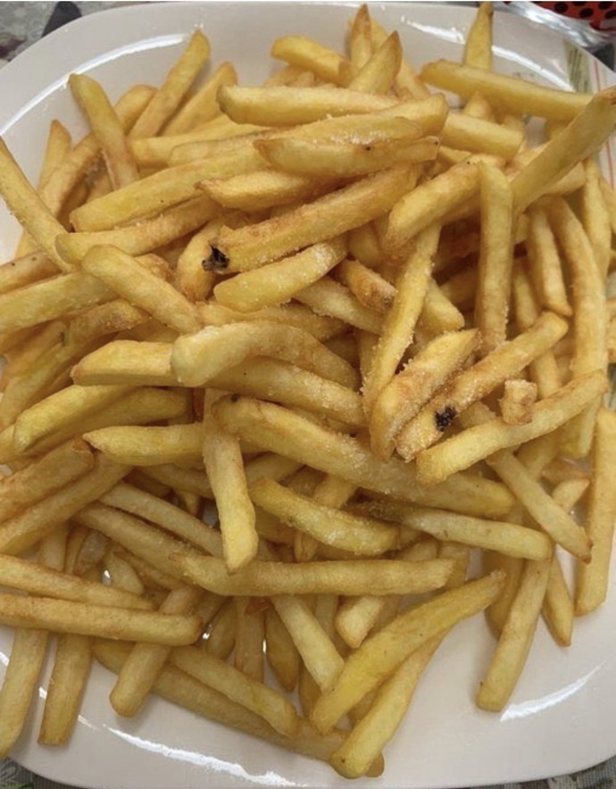 Patates kızartmasını sade mi seversin yoksa mayonez ketçapla mı?