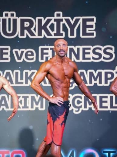Okan Kurtun fiziğini nasıl buldunuz?