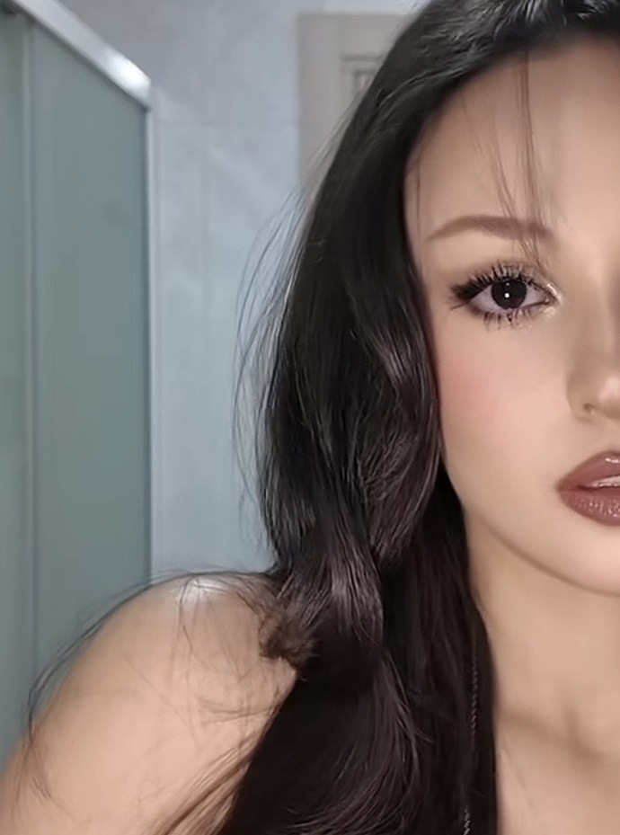 Sizce göz içine siyah kalem çekilmeli mi çekilmemeli mi?