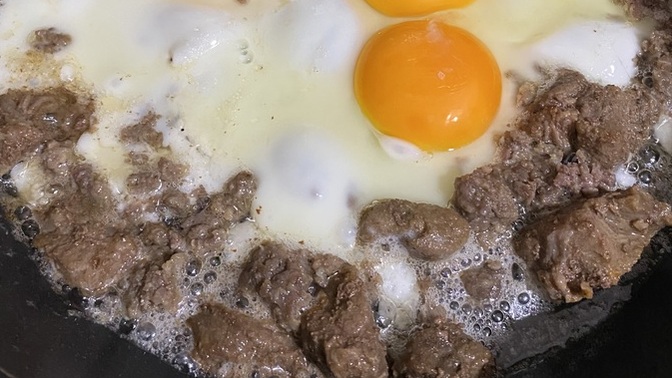 Kahvaltıda kıymalı ya da kavurmalı yumurta seven var mı, siz nasıl yapıyorsunuz?