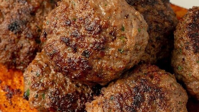Köfte ile birlikte hangi yemek iyi gider?