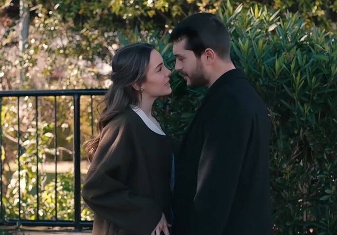 İlişkide biri olgun, diğeri çocuk ruhluysa bu dengeyi sağlar mı yoksa yorar mı?