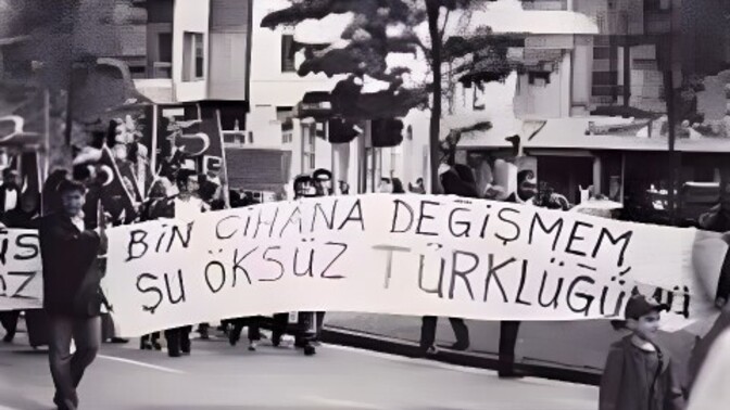 Yeniden dünyaya gelsen gene Türk olmak ister miydin?