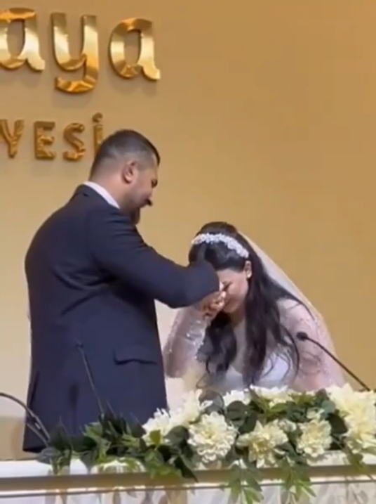 Nikahta gelinle, damat nasıl öpüşmeli?