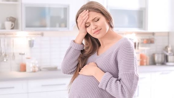 Merhaba gebeliğimin 4. ayındayım ve neredeyse hergün çok kötü baş ağrısı çekiyorum?