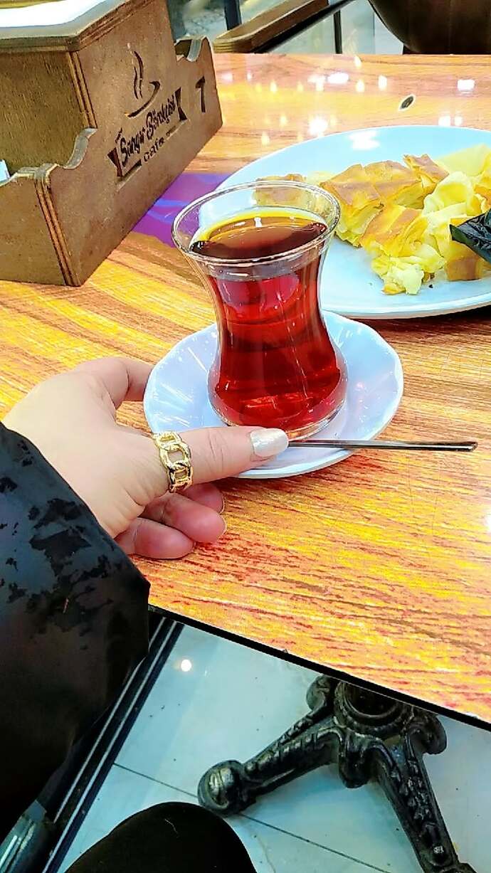 Başka sorularda tanıdık arkadaşlarıma denk gelince gurbette köylümü görmüş gibi mutlu oluyorum sizede öyle oluyor mu 😂?