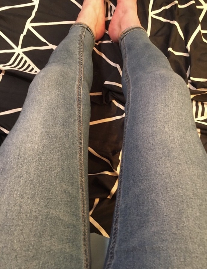 Erkeklerde bayan reyonundan alınan skinny jean yakışır mı, sence nasıl duruyor?