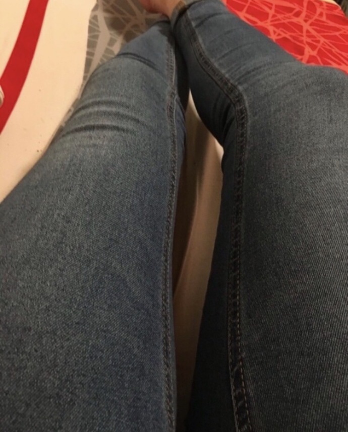 Erkeklerde bayan reyonundan alınan skinny jean yakışır mı, sence nasıl duruyor?