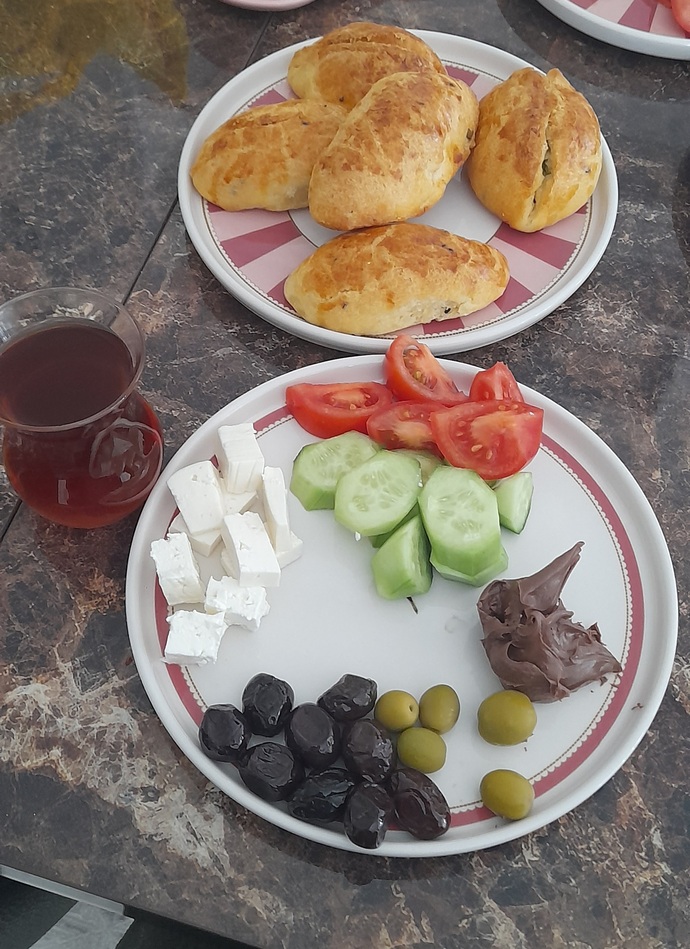 Sabahları kahvaltı yapar mısınız?