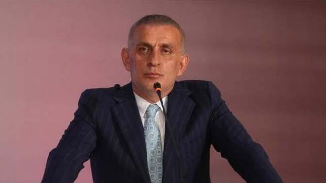 TFF Başkanı Hacıosmanoğlu’nun futbolculara villa jesti ve ‘parayı mezara götürmeyeceğiz’ çıkışı hakkında ne düşünüyorsunuz?