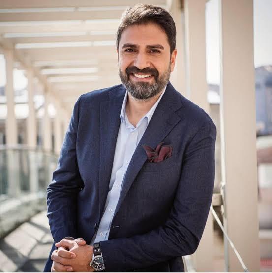 Tvde gördüğümüz en karizmatik sunucu kimdir?