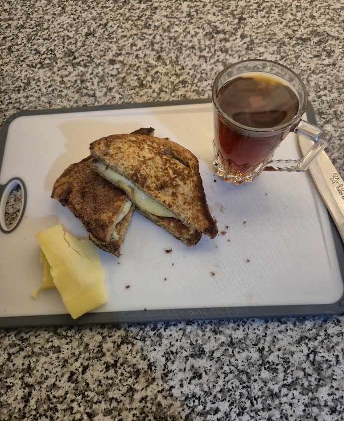Yumurta yemek için çıktığım yolda sonuç yumurtalı kızarmış ekmek nasıl görünüyor?