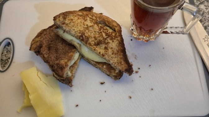 Yumurta yemek için çıktığım yolda sonuç yumurtalı kızarmış ekmek nasıl görünüyor?