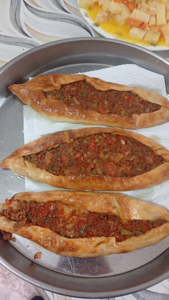 Evde yaptığım kıymalı pide sizce nasıl olmuş, görüntü olarak geçer not alır mı?