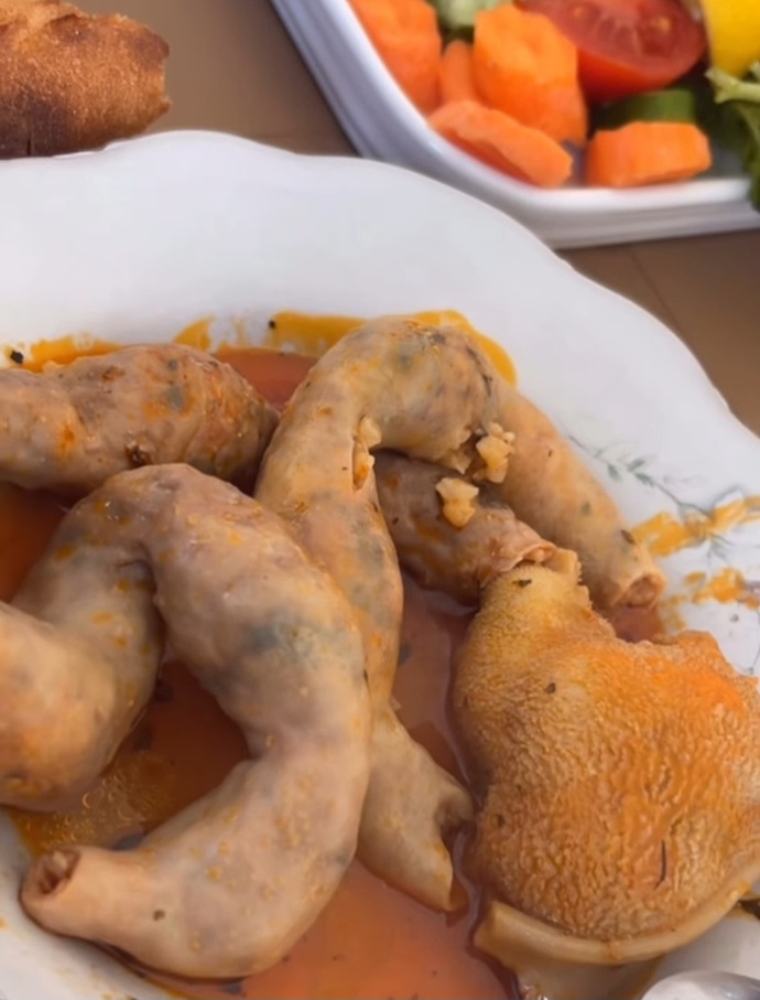 Kahvaltıda kibe ve mumbar olur mu, yoksa sana göre fazla mı ağır?