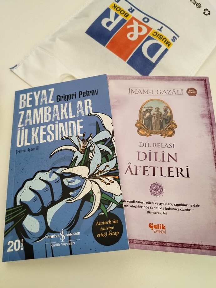 Bu kitaplardan birini okuyan var mı?