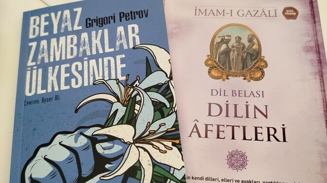 Bu kitaplardan birini okuyan var mı?