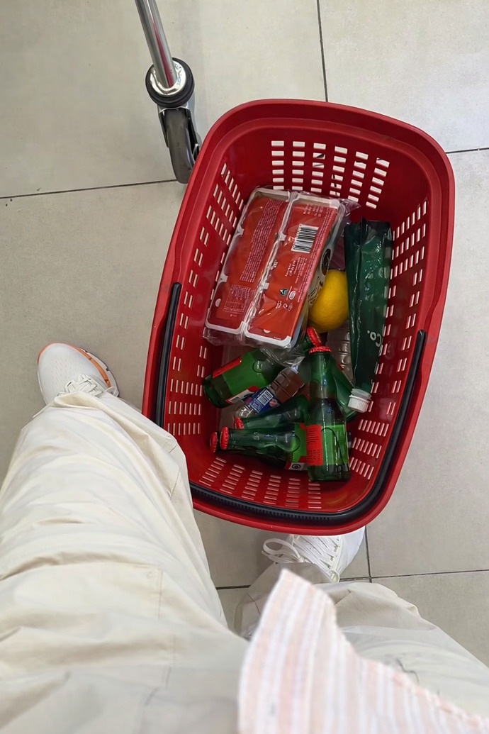 Sizin evde markete, bakkala kim gider?