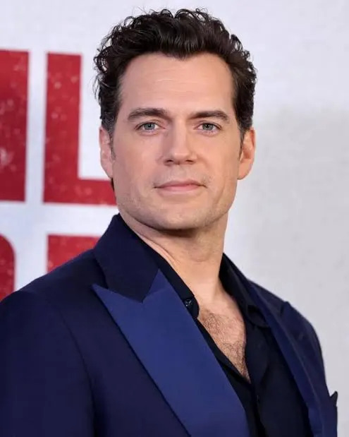 Brad Pitt mi Henry Cavill mı daha çekici, siz olsanız hangisini seçerdiniz?