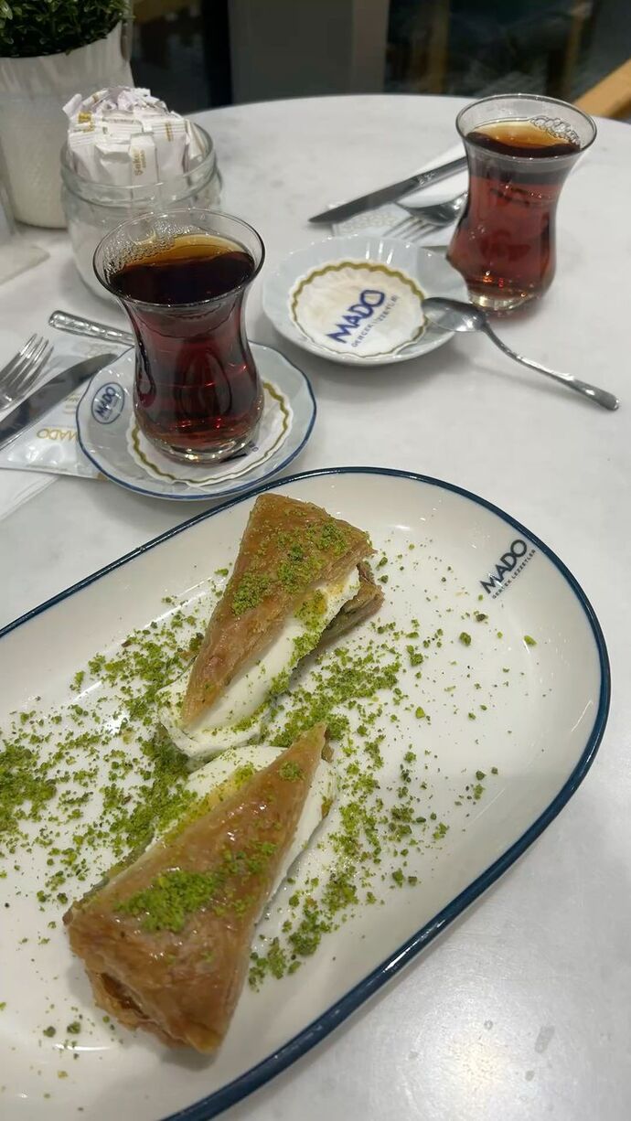 Tatlının yanına en çok ne gider, kahve mi çay mı yoksa dondurma mı?