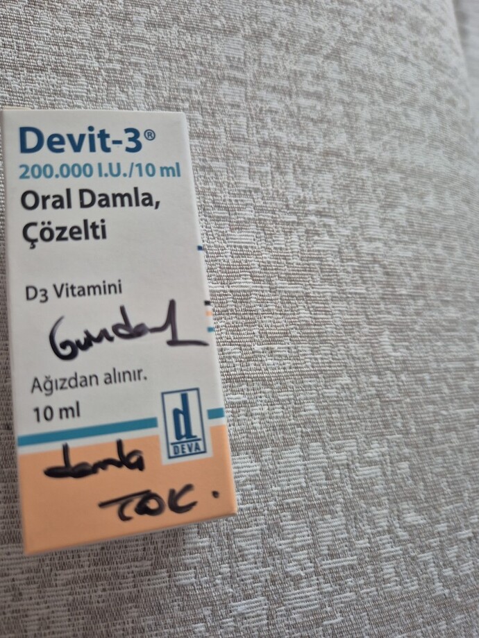 Arkadaşlar doktor d vitamini yazdi ama günde kaç defa damla kullanacağımı yazmadı?