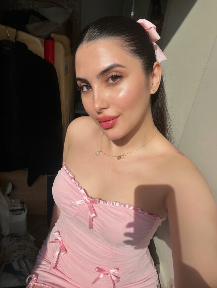 Pembe giyer misiniz, pembe kıyafet giymek sizce kadınsı mı?