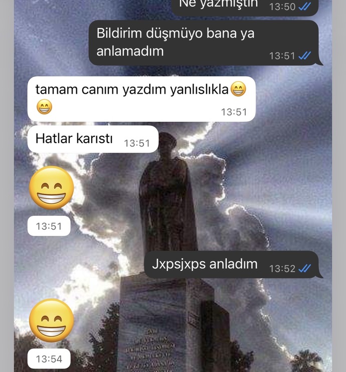 Yanlışlık 1 defa olmaz mı bu 2 oldu xjsjxnx?