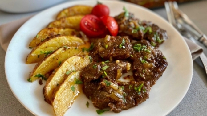 Fırında etli patates yemeği etoburları sevindirir mi 😋😋?