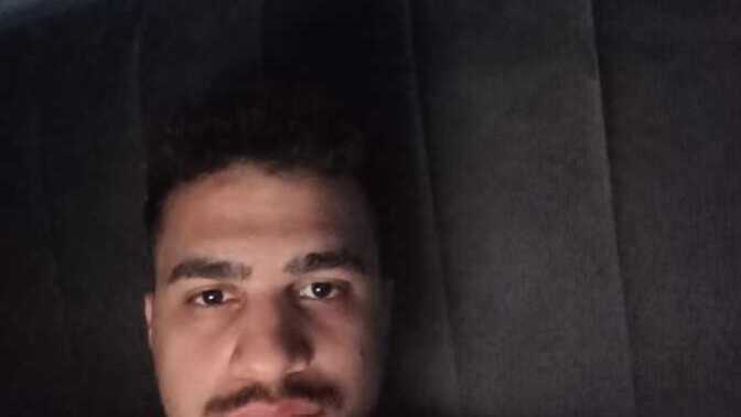 Kız bana tipsiz deyip engelledi, sizce gerçekten çirkin miyim yoksa abartı mı?