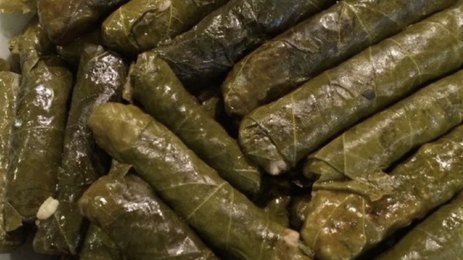 Yaprak sarması etlimi olur etsiz mi?