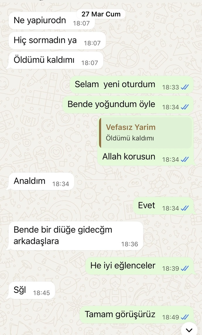 Sürekli ayrılıp barıştığım sevgilimi kendime nasıl bağlarım, onu çok seviyorum ben mi yazmalıyım sürekli?