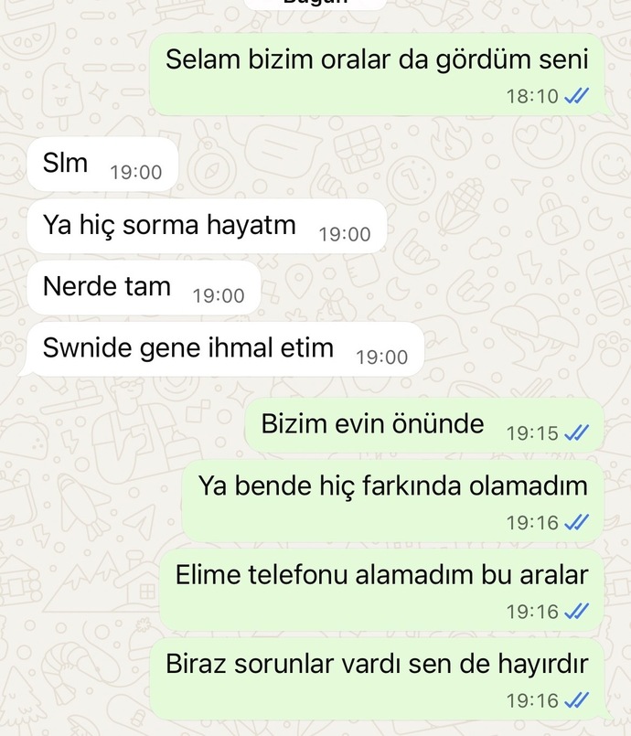 Sürekli ayrılıp barıştığım sevgilimi kendime nasıl bağlarım, onu çok seviyorum ben mi yazmalıyım sürekli?