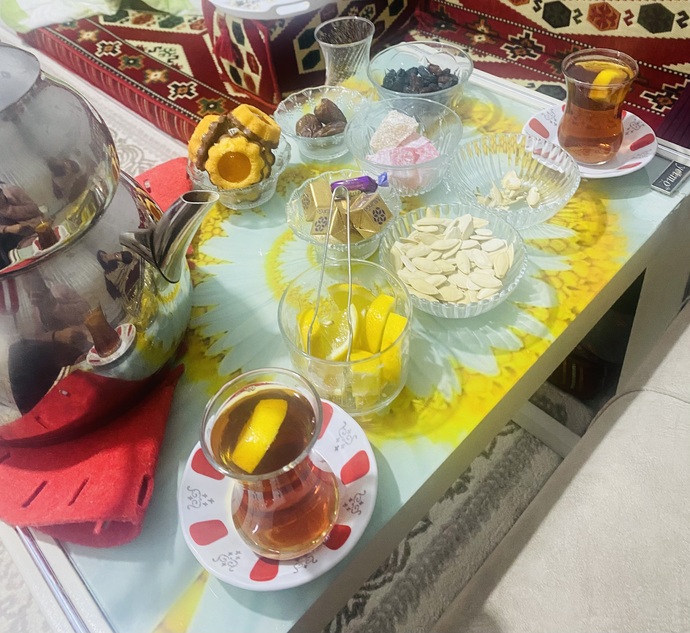 Sizin de akşam çayı kültürünüz var mı, sizde de her akşam çay içilir mi?