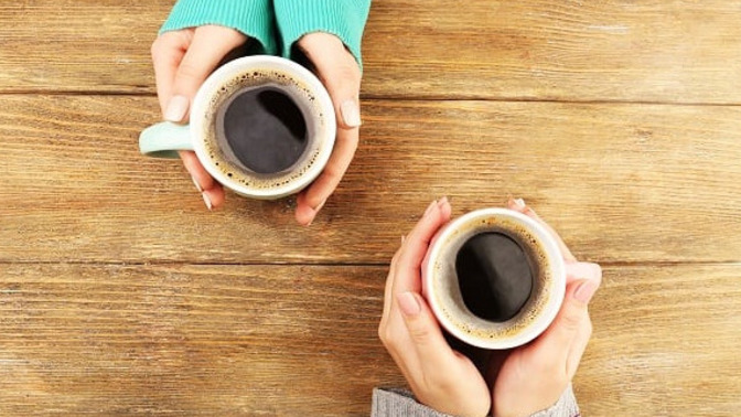 Kiminle oturup romantik bir sohbet eşliğinde kahve içmek istersiniz?