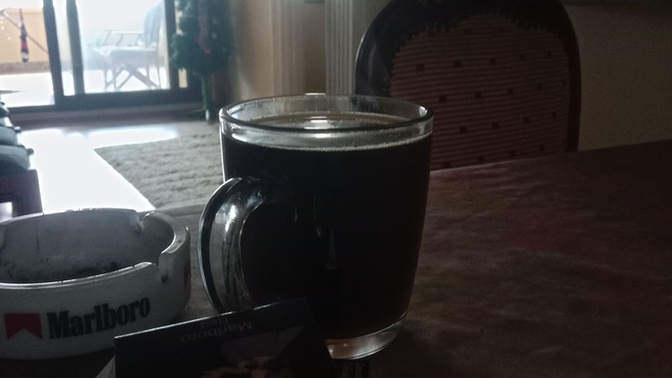 Zift gibi sert filtre kahve mi içiyorsunuz yoksa sütlü kahve mi daha iyi geliyor?