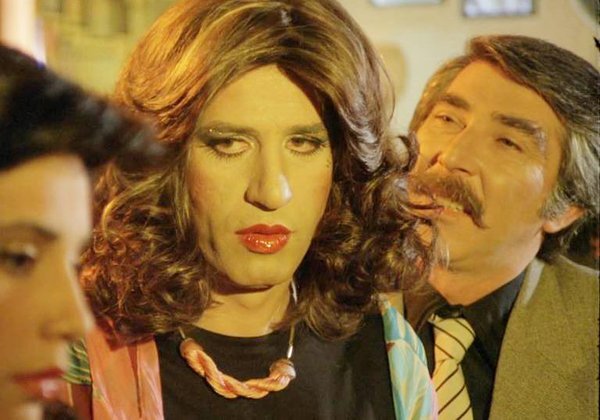 Buradaki Mahmutlar neden kız olduklarına bu kadar inanmışlar?