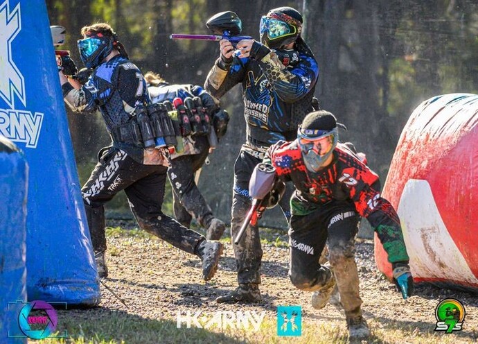 Paintball savaşına girsek sitede kiminle takım olursun?