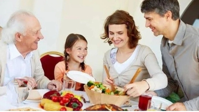 Hangisi daha zordur  ailesi tarafından hiç sevilmemek mi? yoksa ailesini bile bilmeden bir köşeye terk edilmek mi?