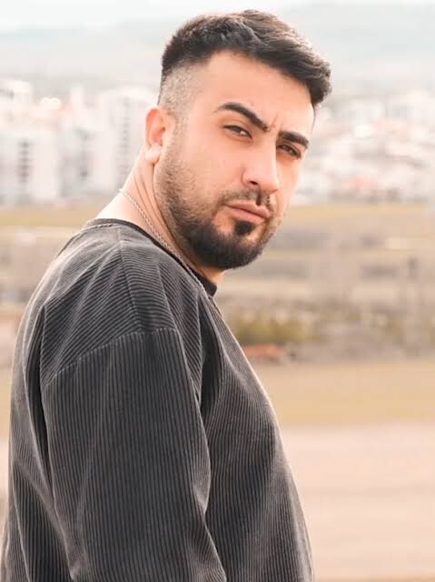 Arsız Bela 15 yılda sizce ne kadar yaşlanmış, 35 yaşında gösteriyor mu?