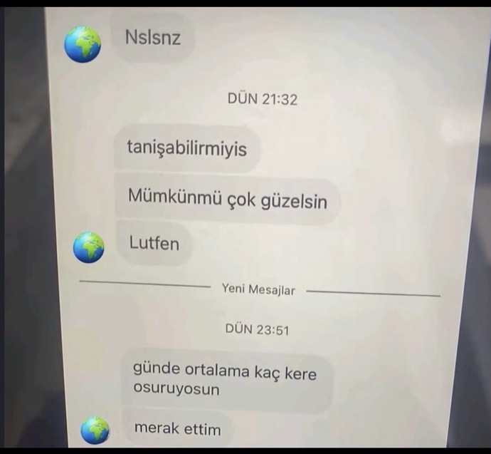 Bana böyle mesajlar geliyor kızlardan normal mi?
