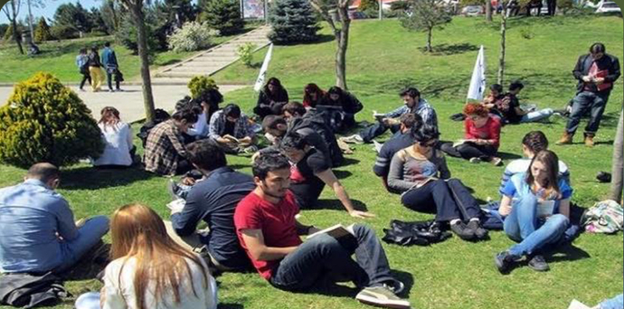 Üniversite bittikten sonra herkes bir boşluğa düşüyor mu?