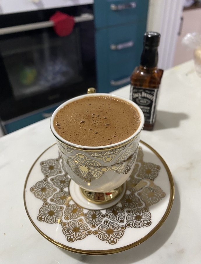 Kahveyi nasıl içersiniz, sade mi şekerli mi yoksa orta mı tercih ediyorsunuz?